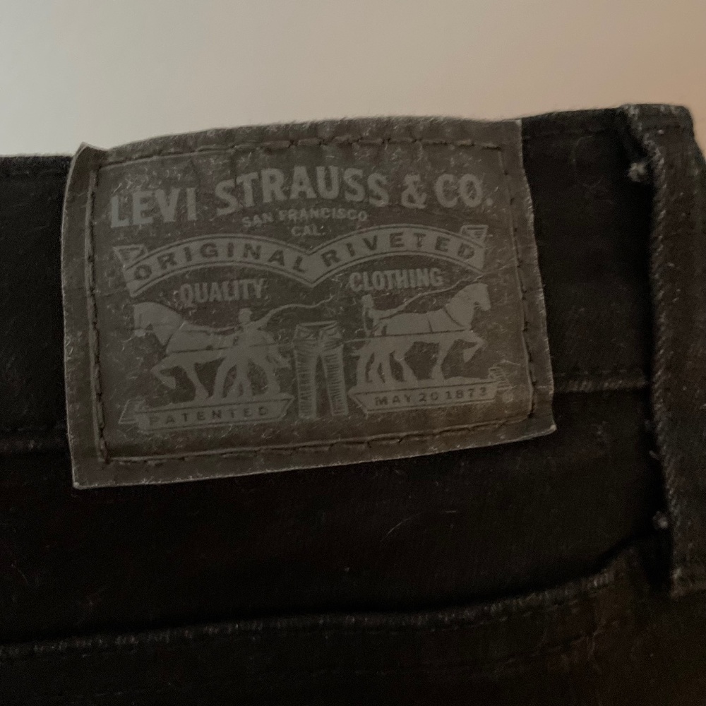 Levi black jeans
